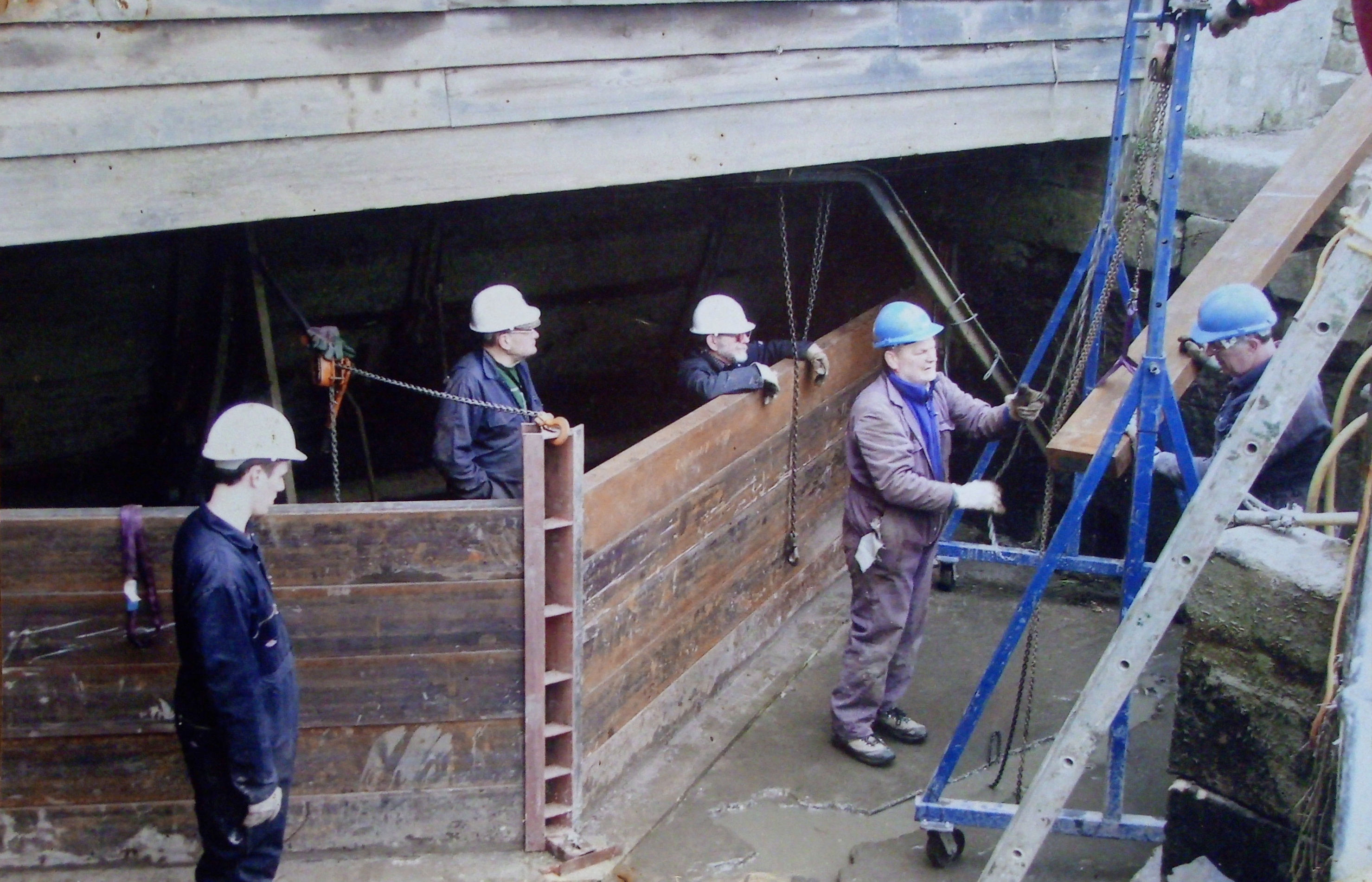 Building a dam to mend the curved sluice